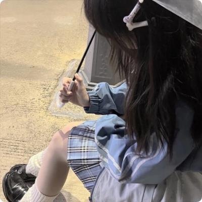 手提箱女郎